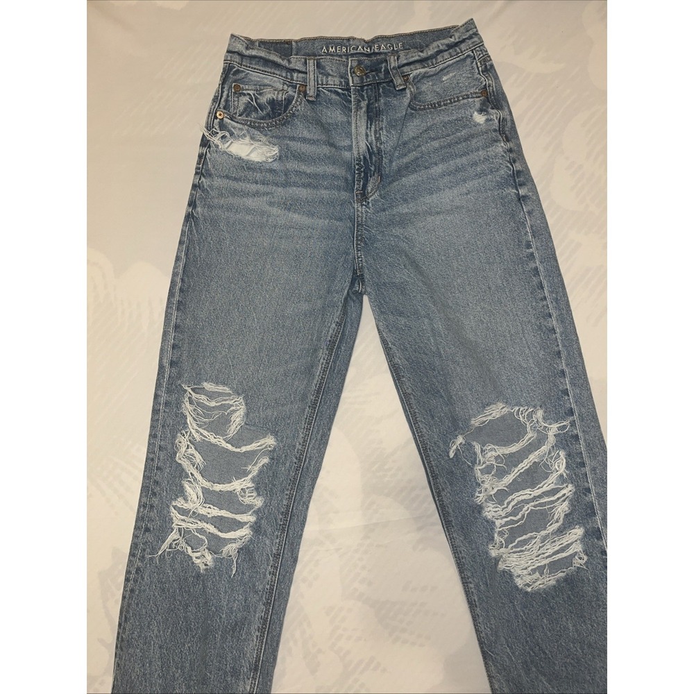 American Eagle Women's Straight High Rise Distressed Jeans